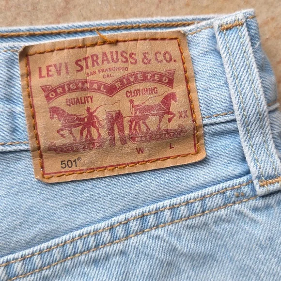 Levi's 501 Light Wash Distressed Denim Shorts W31 - Picture 3 of 13